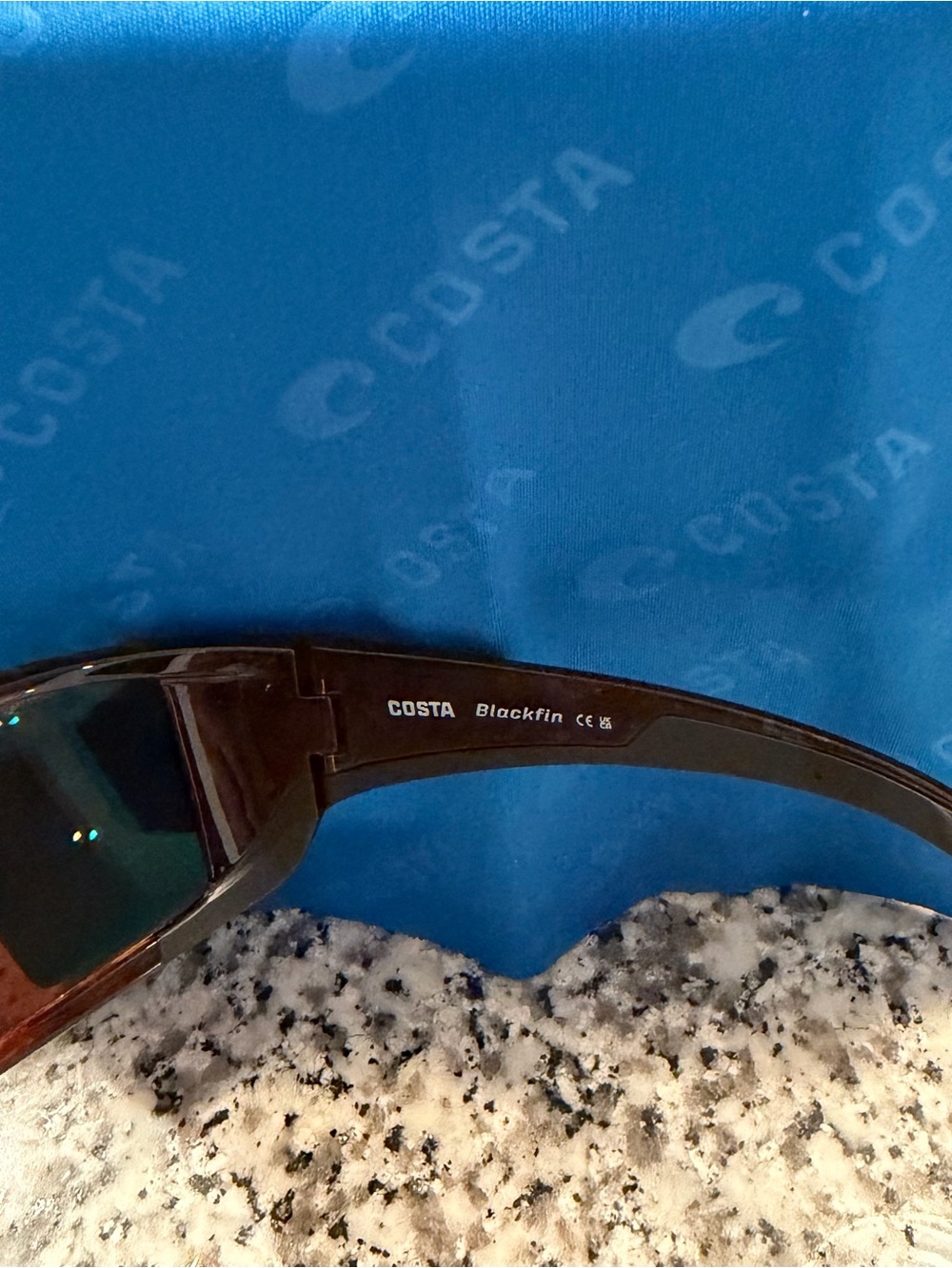 Costa Tortoiseshell Sunglasses with Green Mirrored Lenses and Silver Logo - Picture 4 of 8
